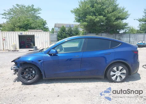 2020 Tesla Model Y Long Range Dual Motor All-Wheel Drive z USA, uszkodzony, nr VIN 5YJYGDEE4LF006867